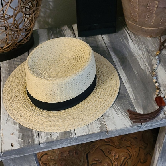 SUMMER CREME AND BLACK HAT.BO HO CHIC - Picture 3 of 16